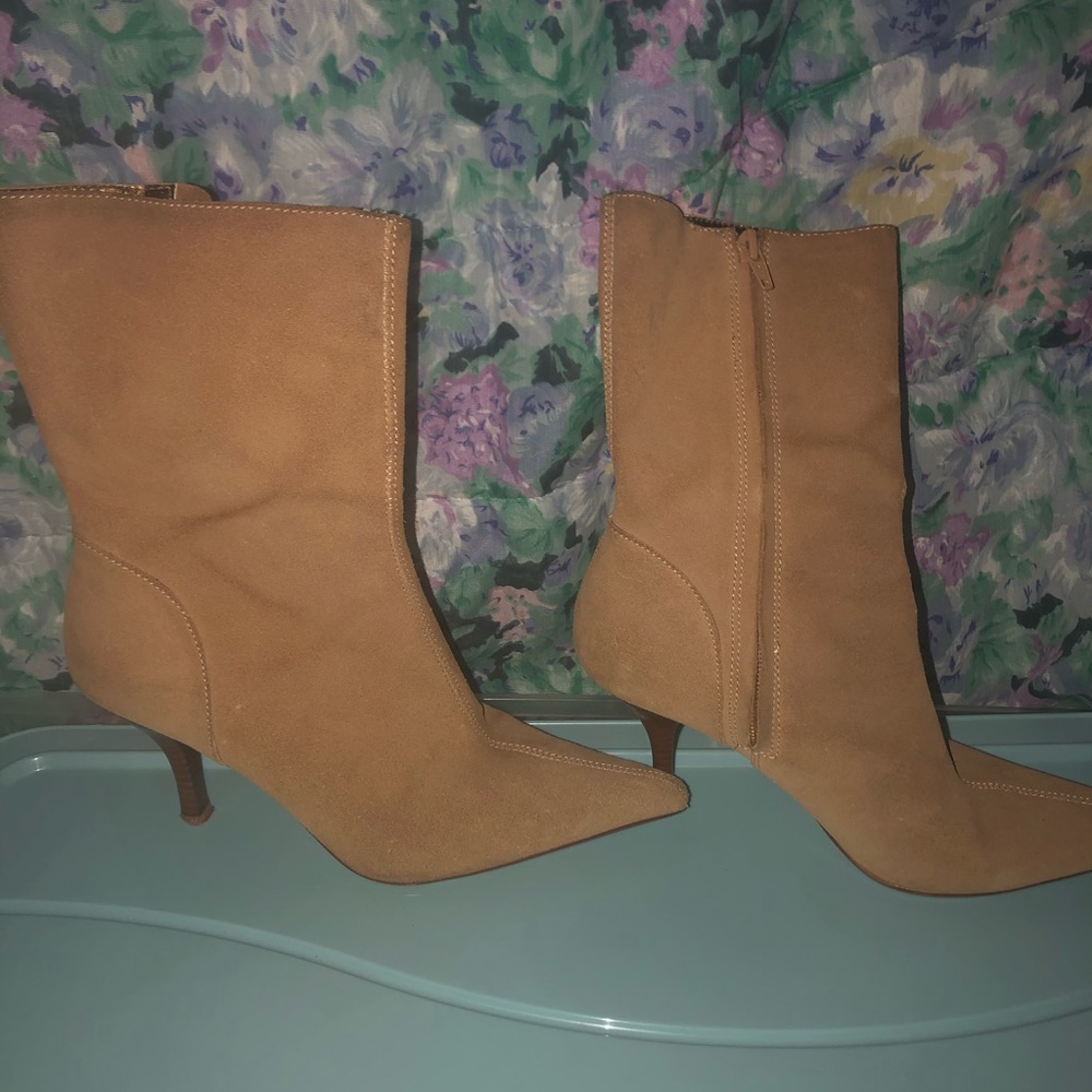 Steve Madden Tan Suede Boots